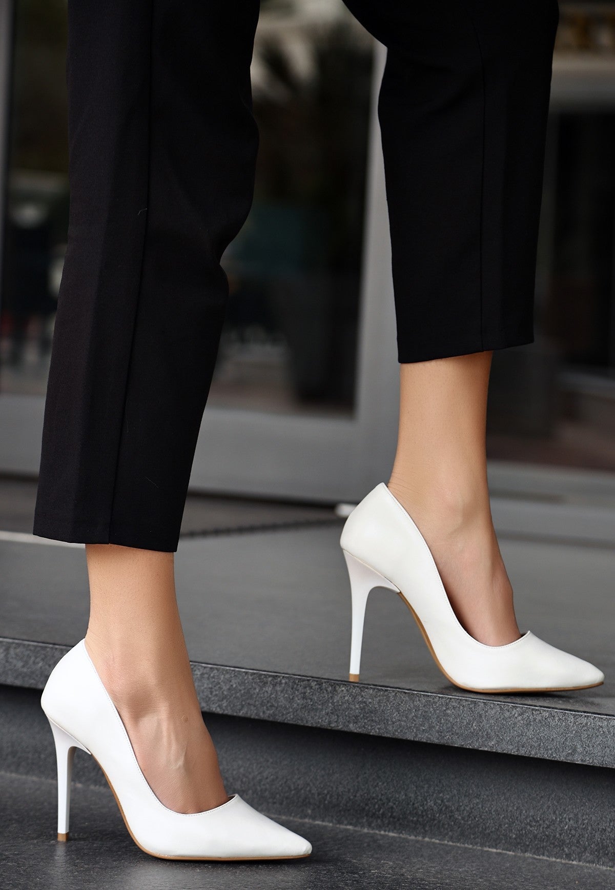 Hillar Beyaz Cilt Stiletto Ayakkabı — Beyaz [stokoz:4AcVdZ1QstJa4F6O8bHU%3ABeyaz%3A1%3A19bf4ab]