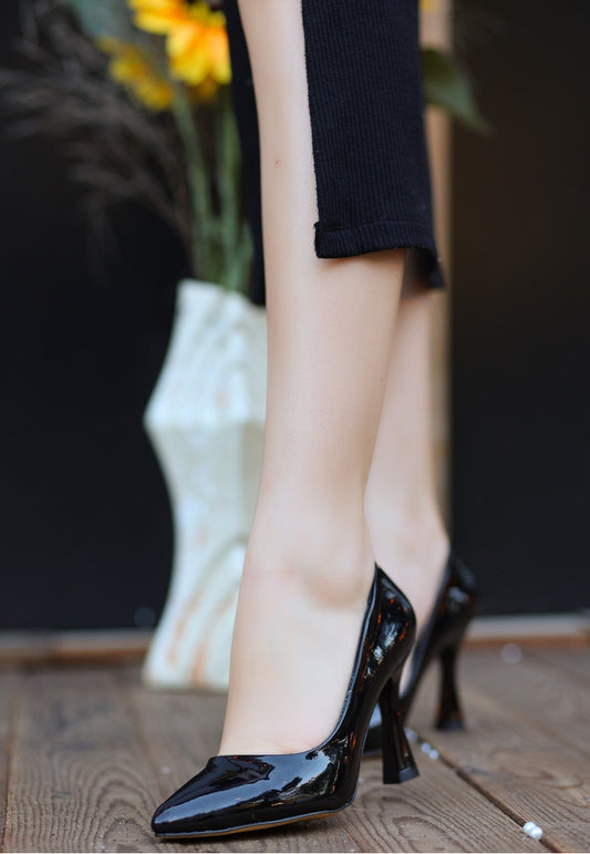 Ulba Siyah Rugan Stiletto Ayakkabı — Siyah Rugan [stokoz:yakndyWDk1Y4hlccqEXp%3ASiyah%20Rugan%3A0%3A11lv0zj]