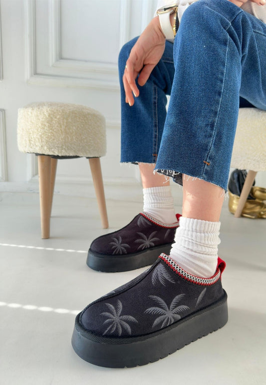 Mucy Siyah Süet Bot — Siyah [stokoz:m1ZBESVvd8AM9hVDYcmw%3ASiyah%3A0%3Apbq3e6]