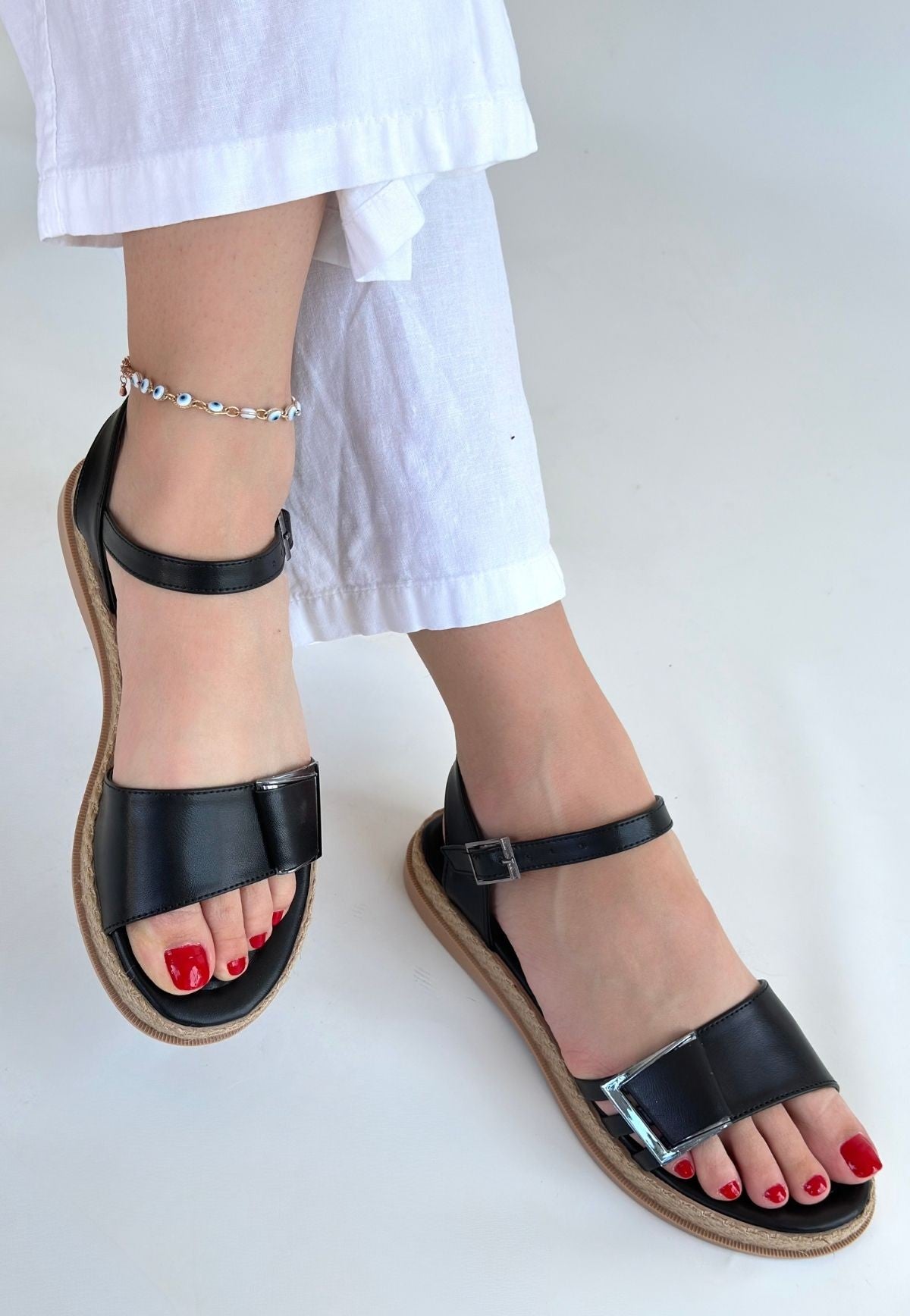 Andana Siyah Cilt Sandalet — Siyah [stokoz:XxkXrcGg8OxHetOsbm40%3ASiyah%3A2%3A115j7ar]