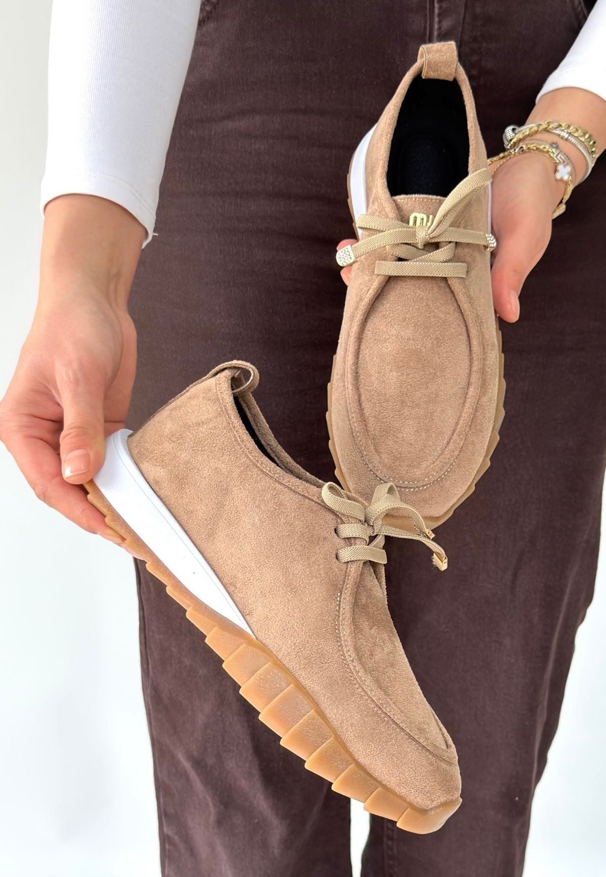 Sier Bej Süet Bağcıklı Spor Ayakkabı — Bej [stokoz:cm0ghFuEQHqgbOgMqLH2%3ABej%3A0%3A1h6b3dv]