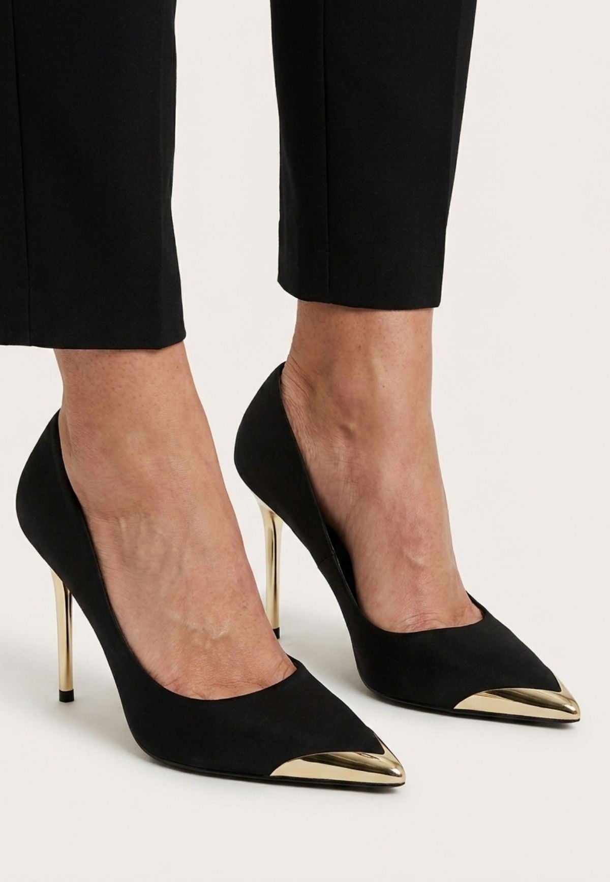 Alis Siyah Saten Stiletto Ayakkabı — Siyah [stokoz:qRt2rGYEhnHFi2fzQ48C%3ASiyah%3A4%3Asnxspr]